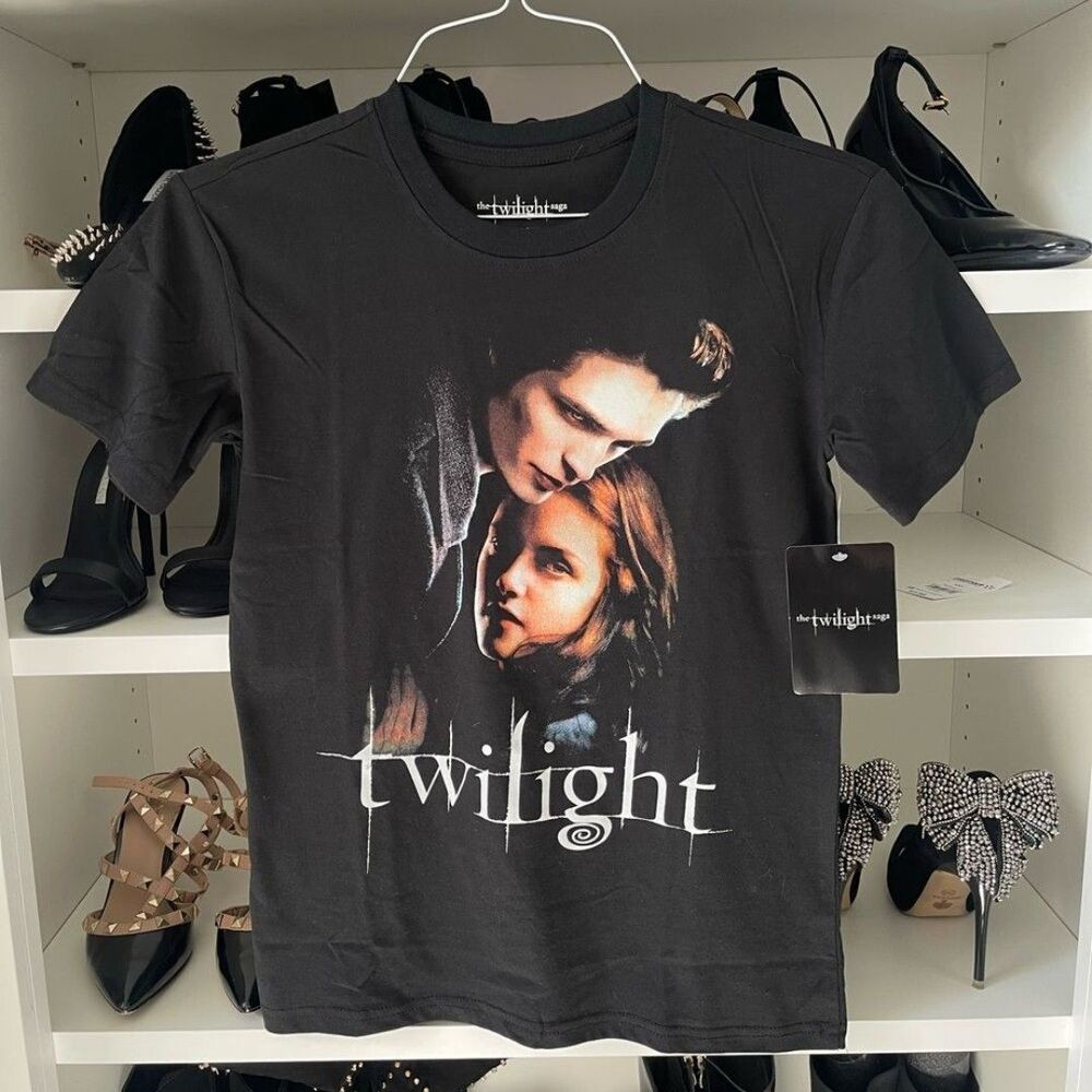 NWT Retro 90's Style Twilight Movie Edward And Bella T-ShirtSize XXS